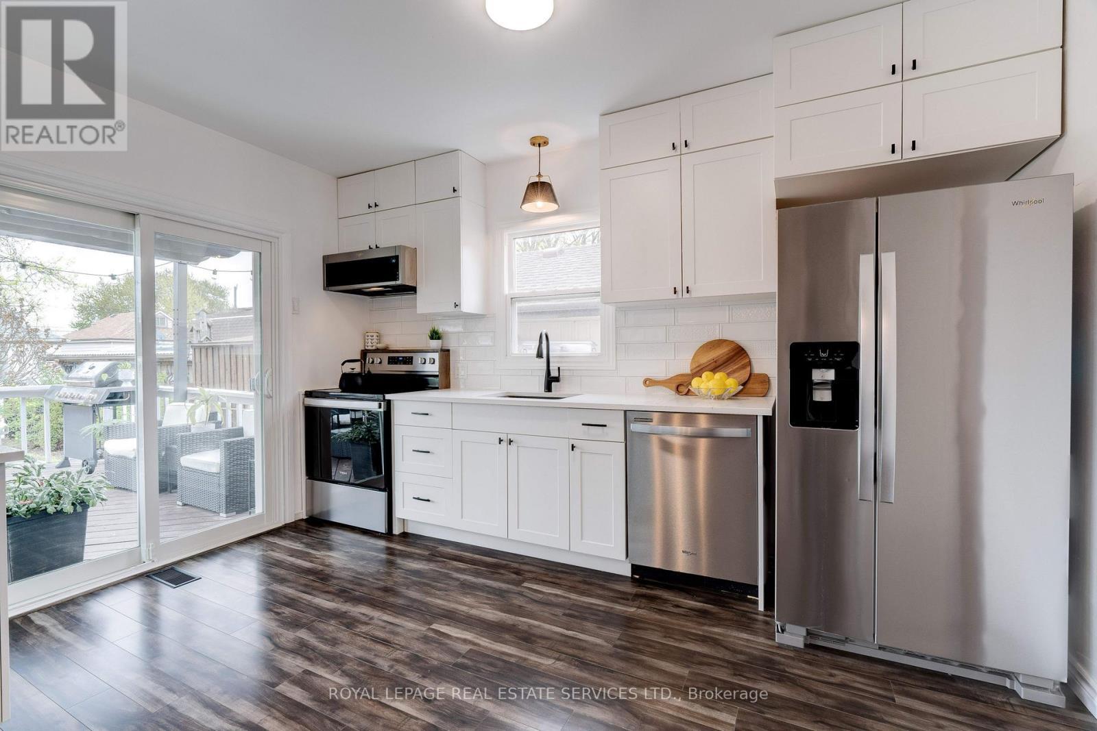 












600 QUEBEC STREET

,
Hamilton,




Ontario
L8H6V4

