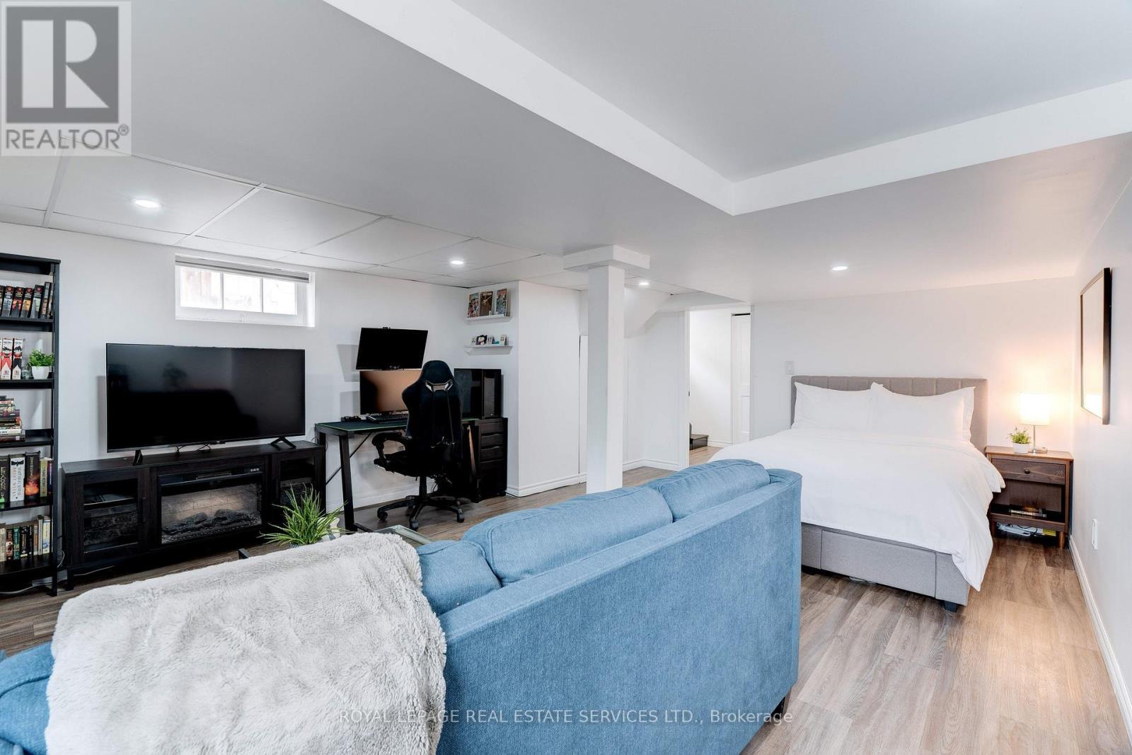 












600 QUEBEC STREET

,
Hamilton,




Ontario
L8H6V4

