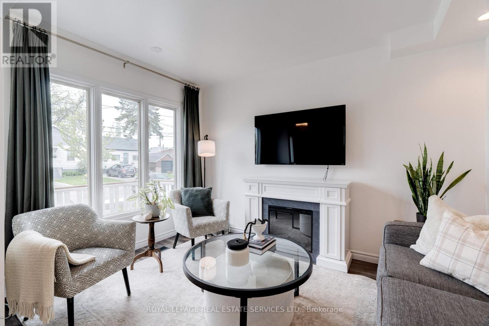 












600 QUEBEC STREET

,
Hamilton,




Ontario
L8H6V4

