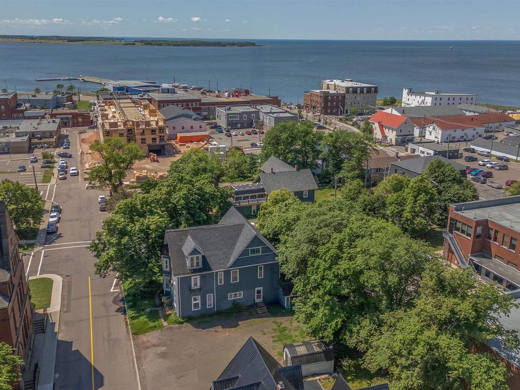












279 Fitzroy Street

,
Summerside,




PE
C1N 4J9

