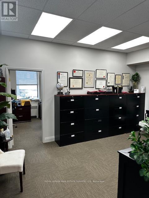 












205 - 235 LAKESHORE ROAD E

,
Oakville,




Ontario
L6J1H7

