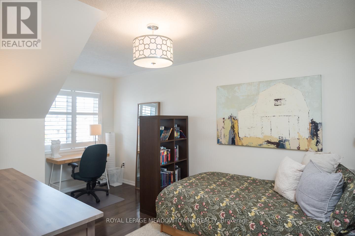 












694 RAYNER COURT

,
Milton,




Ontario
L9T0N9

