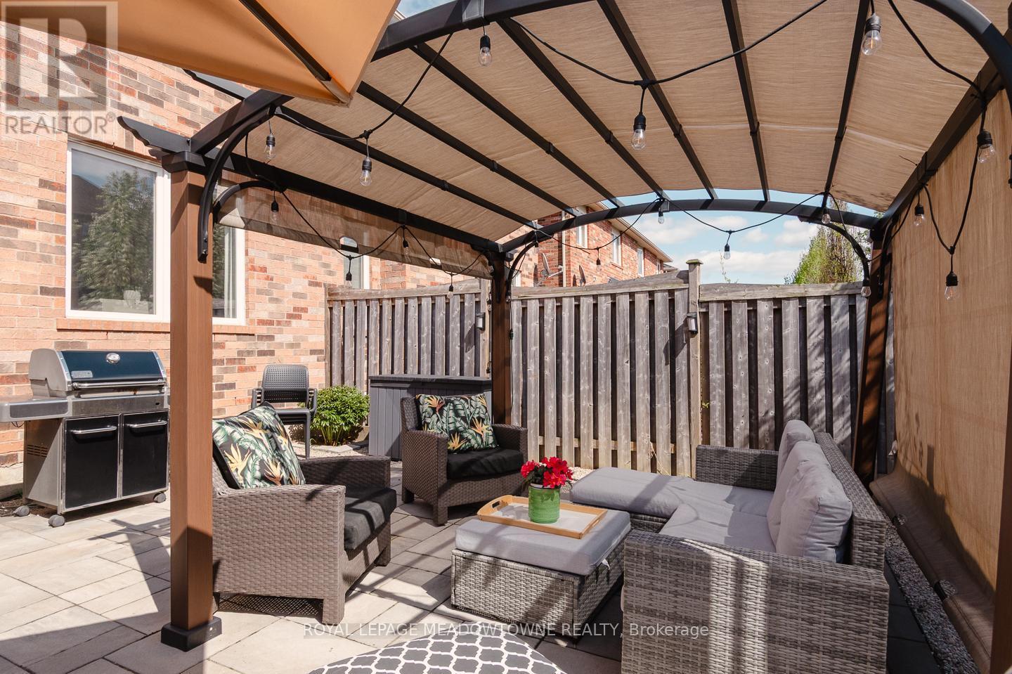 












694 RAYNER COURT

,
Milton,




Ontario
L9T0N9

