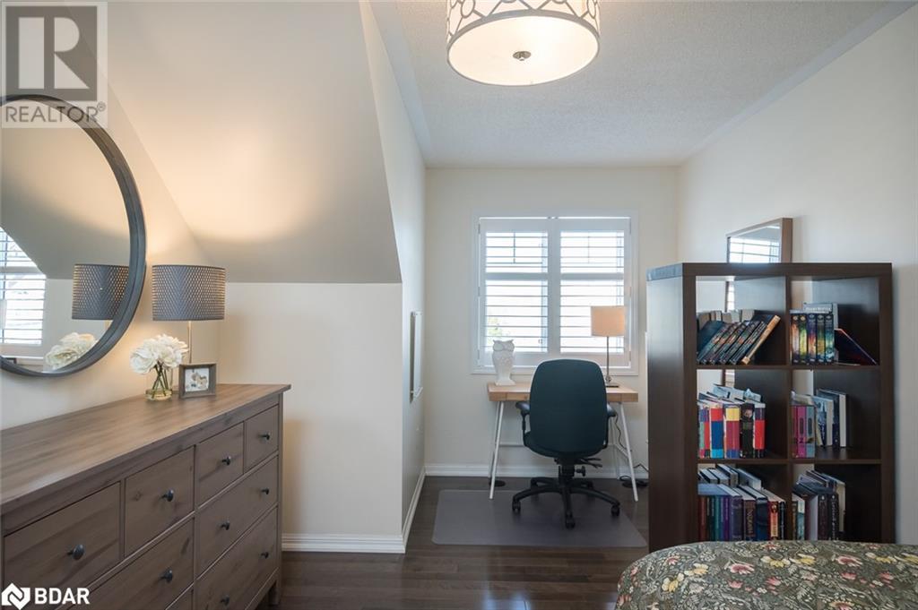 












694 RAYNER Court

,
Milton,




Ontario
L9T0N9

