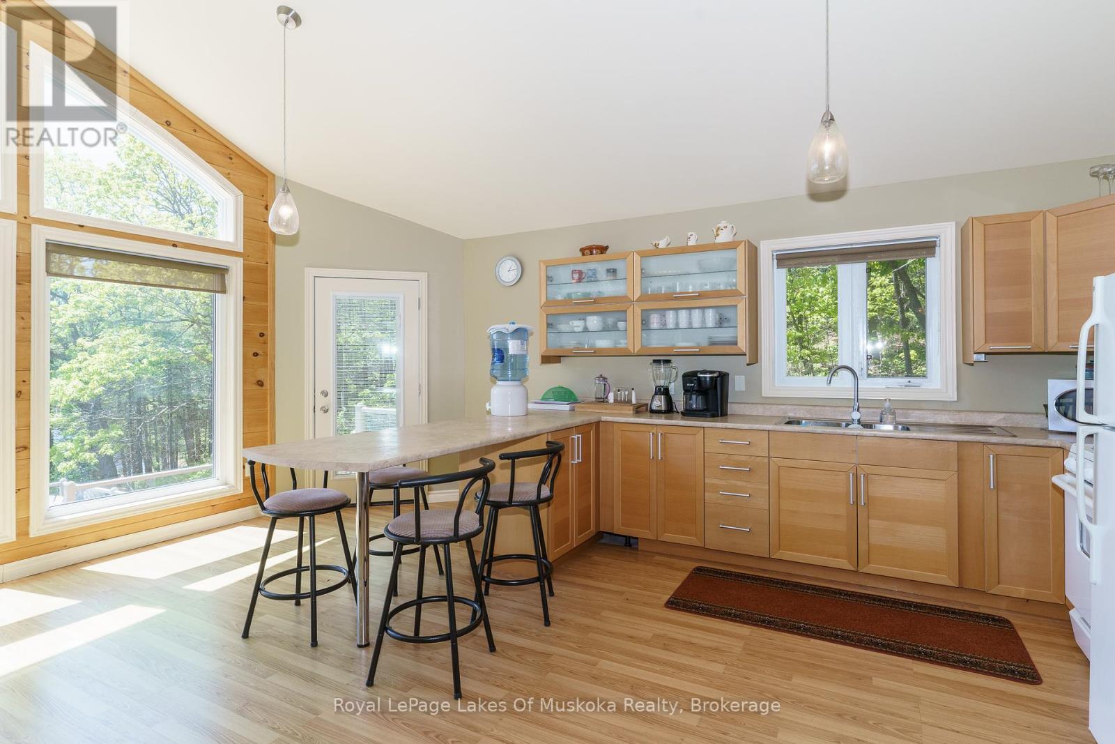 












22 MILE ISLAND

,
Gravenhurst (Wood (Gravenhurst)),




Ontario
P0E1G0

