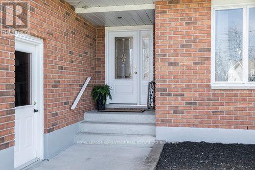












254 GLENWOOD CRESCENT

,
Smiths Falls,




Ontario
K7A5L1

