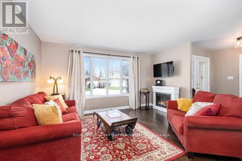 












254 GLENWOOD CRESCENT

,
Smiths Falls,




Ontario
K7A5L1

