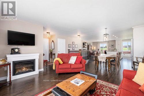 












254 GLENWOOD CRESCENT

,
Smiths Falls,




Ontario
K7A5L1

