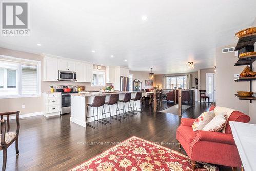 












254 GLENWOOD CRESCENT

,
Smiths Falls,




Ontario
K7A5L1


