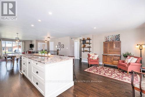 












254 GLENWOOD CRESCENT

,
Smiths Falls,




Ontario
K7A5L1

