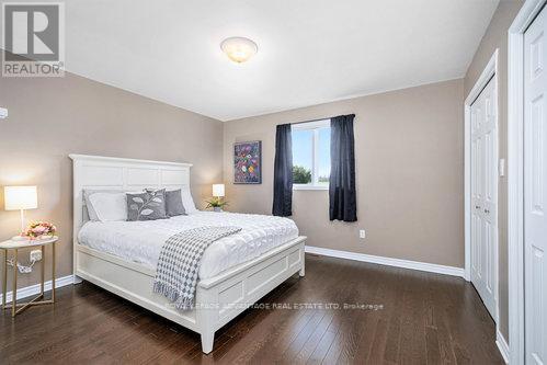 












254 GLENWOOD CRESCENT

,
Smiths Falls,




Ontario
K7A5L1

