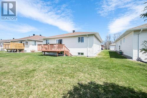 












254 GLENWOOD CRESCENT

,
Smiths Falls,




Ontario
K7A5L1

