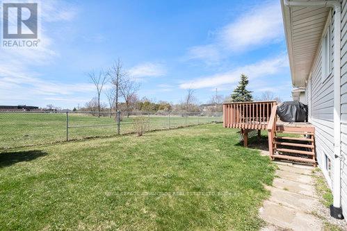 












254 GLENWOOD CRESCENT

,
Smiths Falls,




Ontario
K7A5L1


