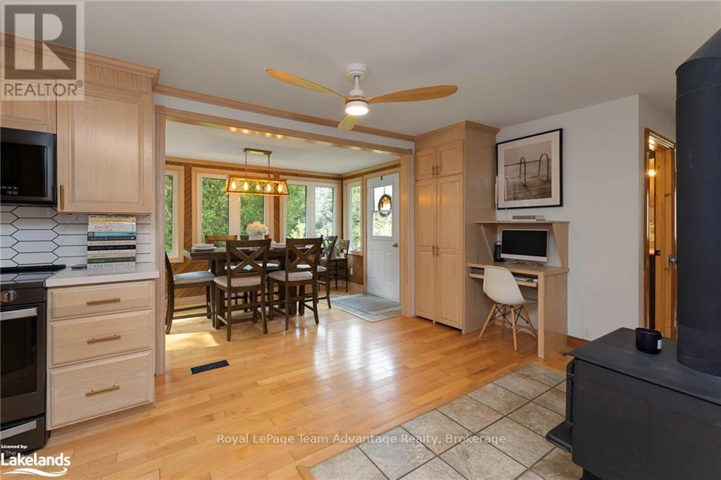 












3461 HWY 141

,
Muskoka Lakes (Watt),




Ontario
P0B1M0

