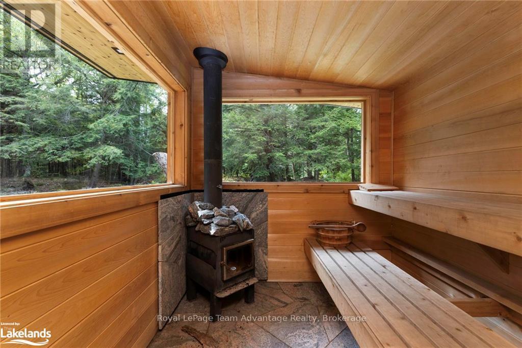 












3461 HWY 141

,
Muskoka Lakes (Watt),




Ontario
P0B1M0

