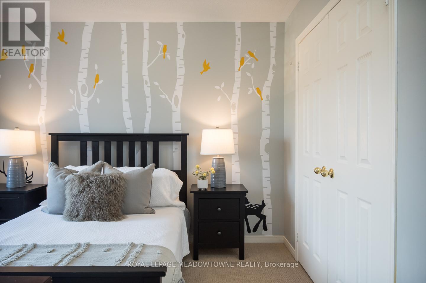 












292 GIDDINGS CRESCENT

,
Milton,




Ontario
L9T7A9

