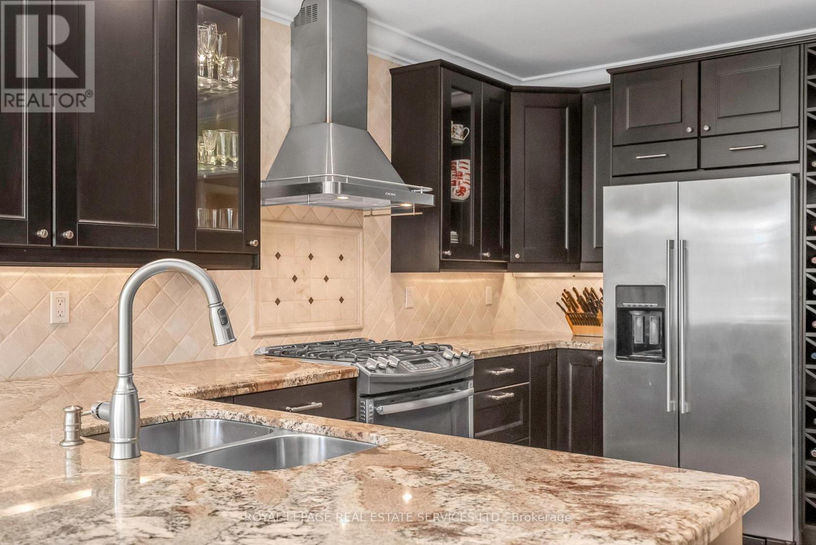 












1401 THE LINKS DRIVE

,
Oakville,




Ontario
L6M2N4

