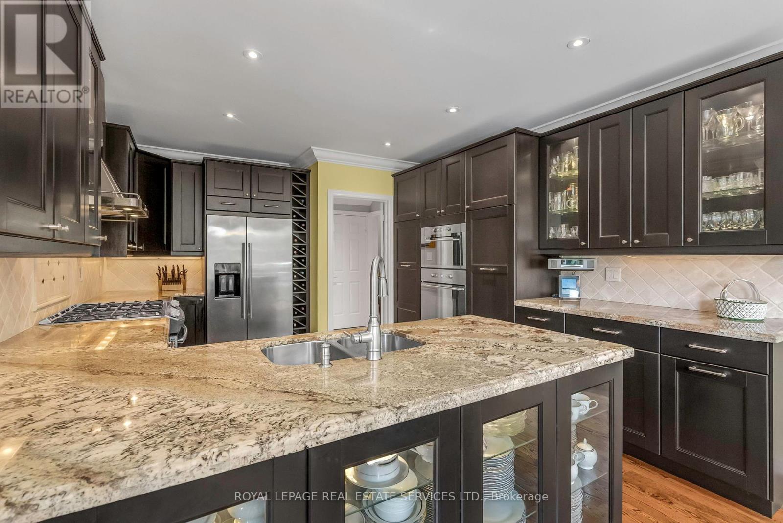












1401 THE LINKS DRIVE

,
Oakville,




Ontario
L6M2N4

