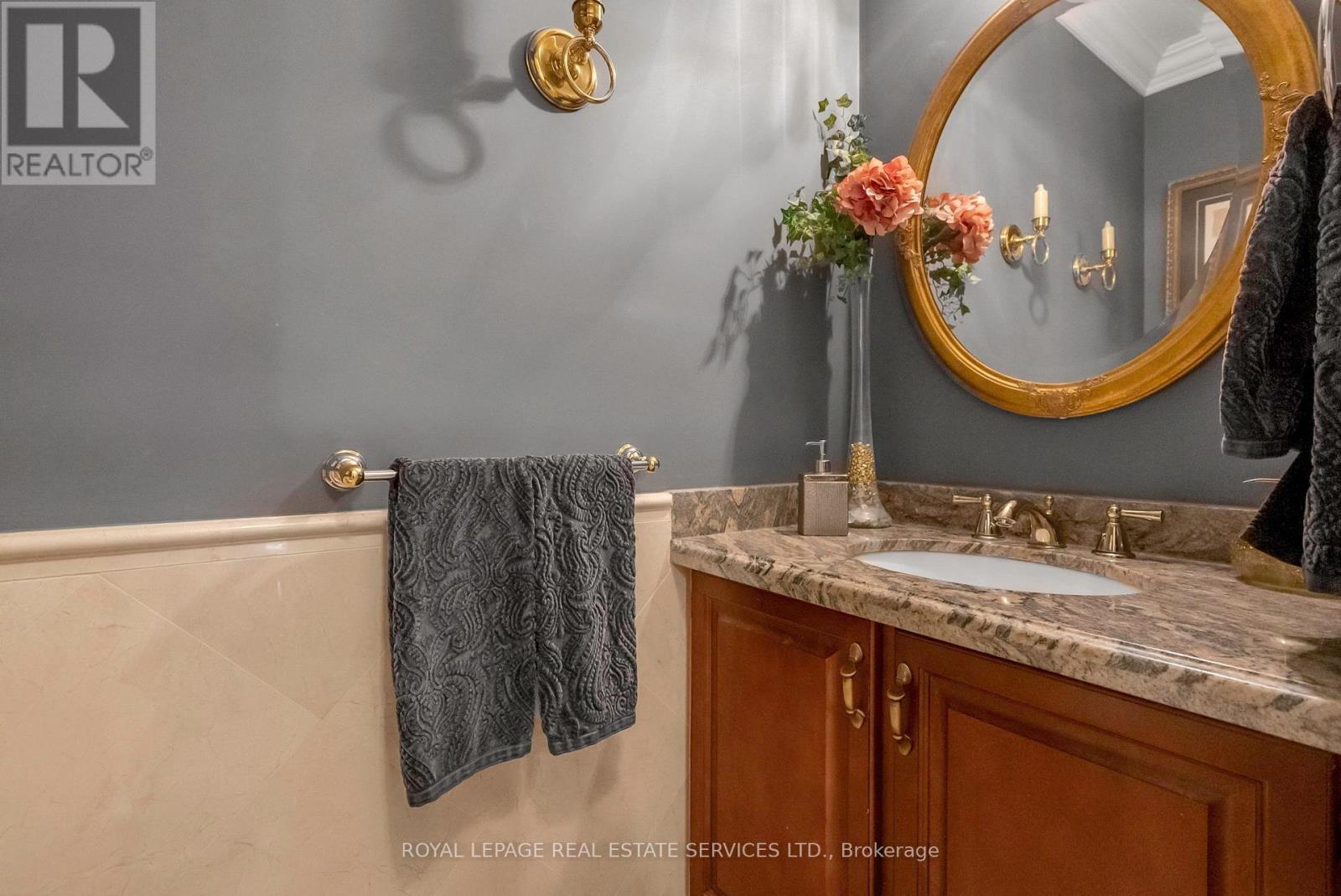 












1401 THE LINKS DRIVE

,
Oakville,




Ontario
L6M2N4

