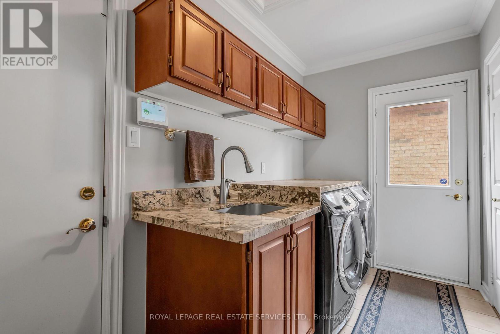 












1401 THE LINKS DRIVE

,
Oakville,




Ontario
L6M2N4

