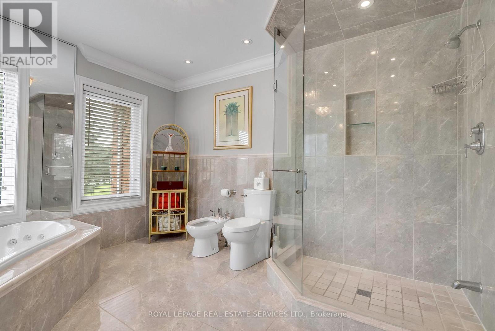 












1401 THE LINKS DRIVE

,
Oakville,




Ontario
L6M2N4

