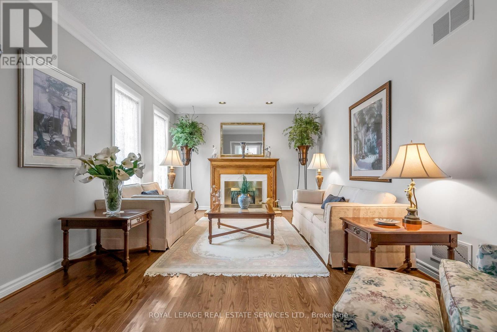 












1401 THE LINKS DRIVE

,
Oakville,




Ontario
L6M2N4

