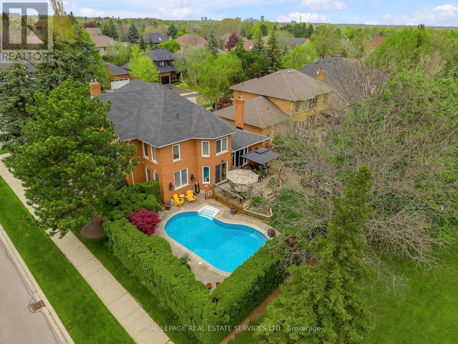 












1401 THE LINKS DRIVE

,
Oakville,




Ontario
L6M2N4


