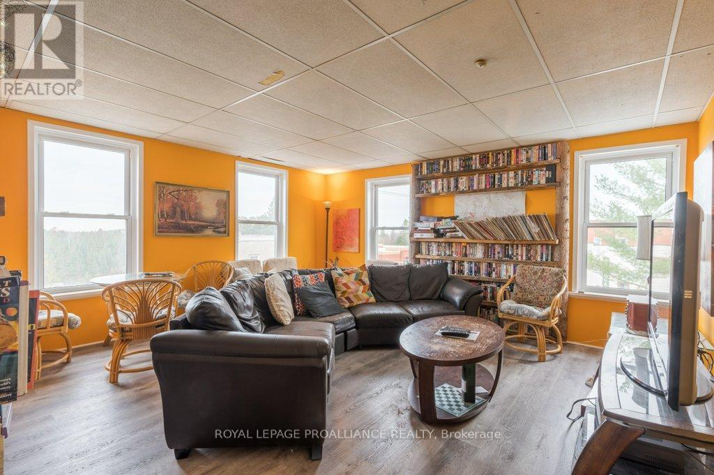 












32990 HIGHWAY 62

,
Hastings Highlands (Monteagle Ward),




Ontario
K0L2S0

