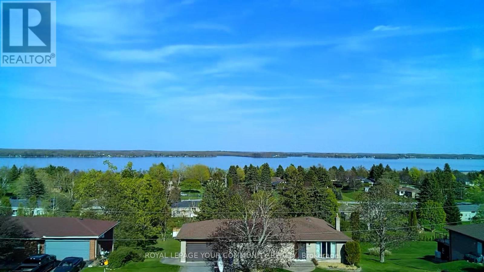 












381 COUNTRY CLUB CIRCLE

,
Kawartha Lakes,




Ontario
K0M1A0

