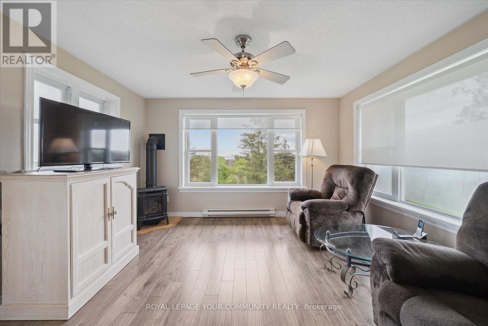 












381 COUNTRY CLUB CIRCLE

,
Kawartha Lakes,




Ontario
K0M1A0

