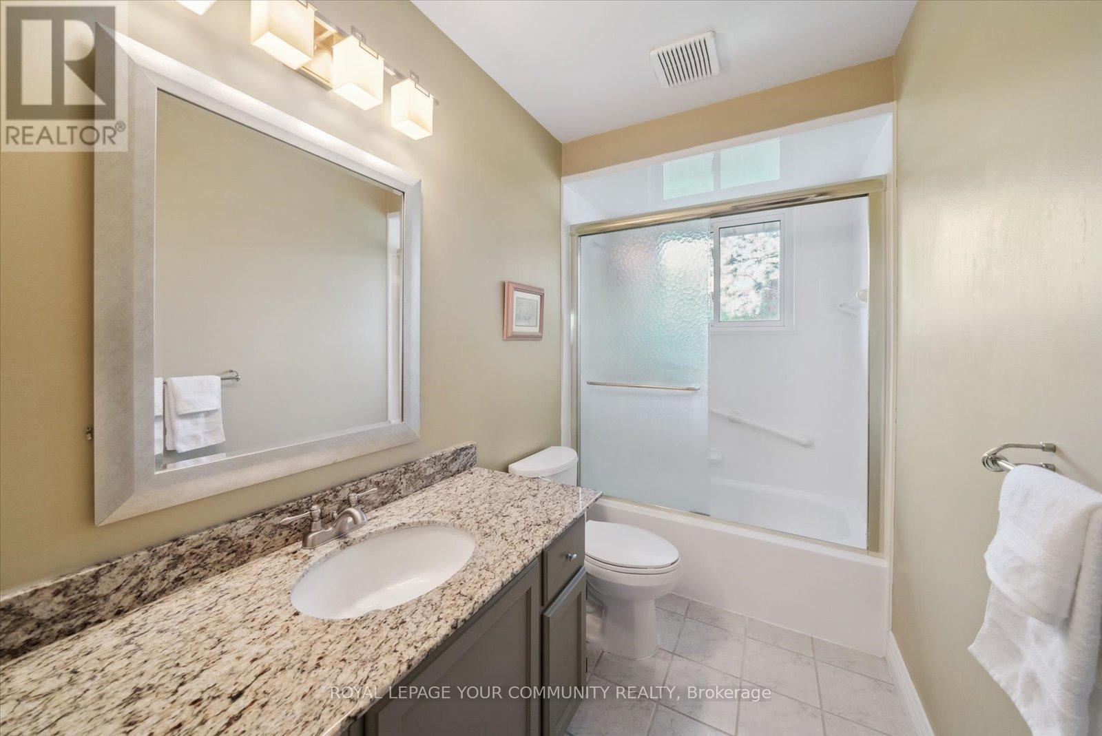 












381 COUNTRY CLUB CIRCLE

,
Kawartha Lakes,




Ontario
K0M1A0

