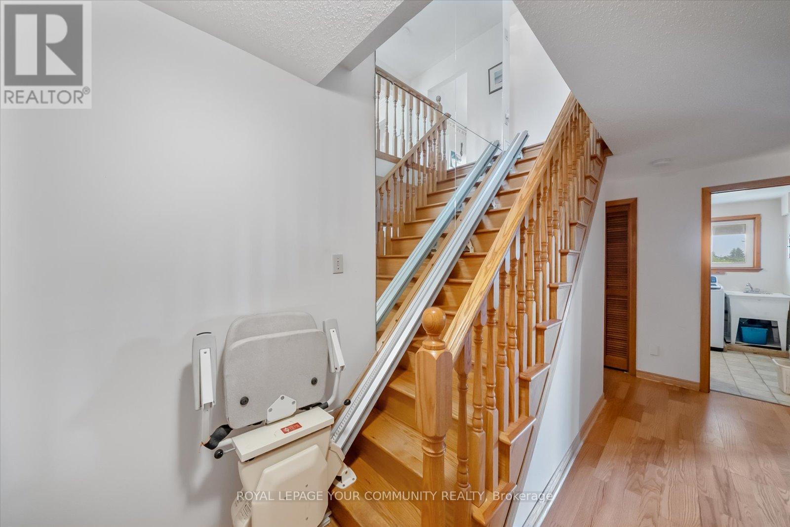 












381 COUNTRY CLUB CIRCLE

,
Kawartha Lakes,




Ontario
K0M1A0

