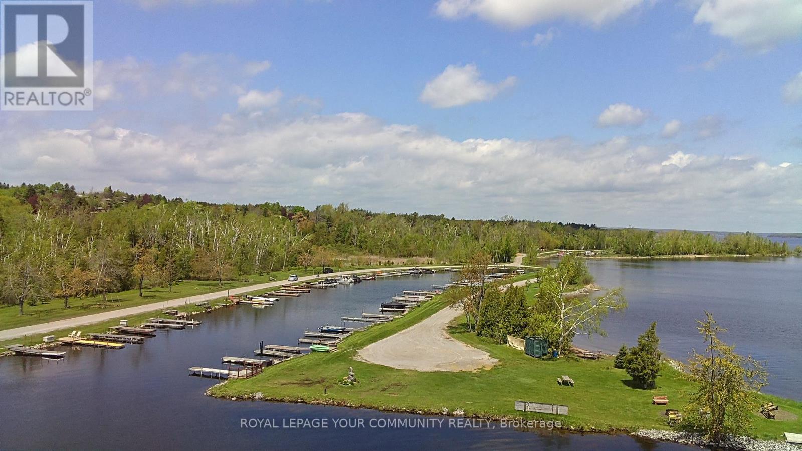 












381 COUNTRY CLUB CIRCLE

,
Kawartha Lakes,




Ontario
K0M1A0

