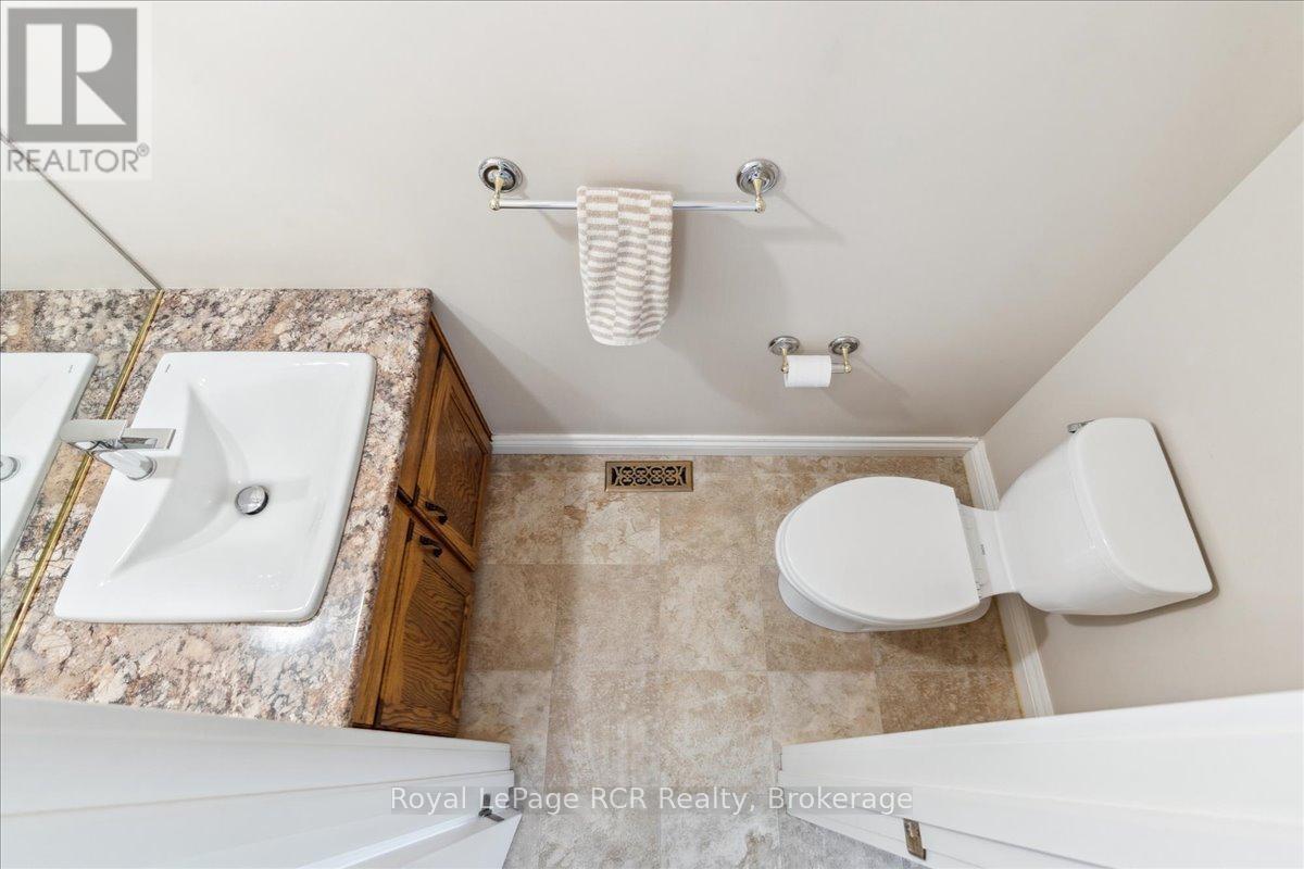 












174 FOREST HILL DRIVE

,
Georgian Bluffs,




Ontario
N4K5N6

