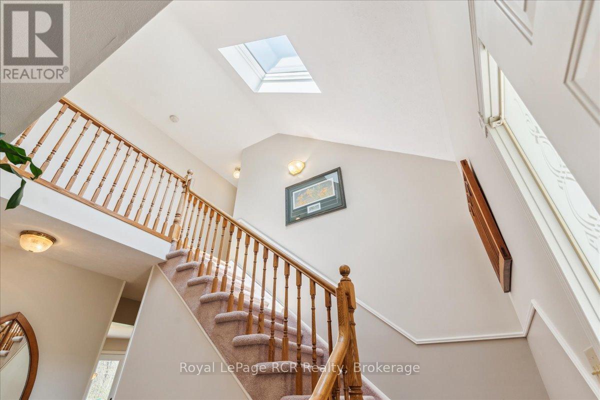 












174 FOREST HILL DRIVE

,
Georgian Bluffs,




Ontario
N4K5N6


