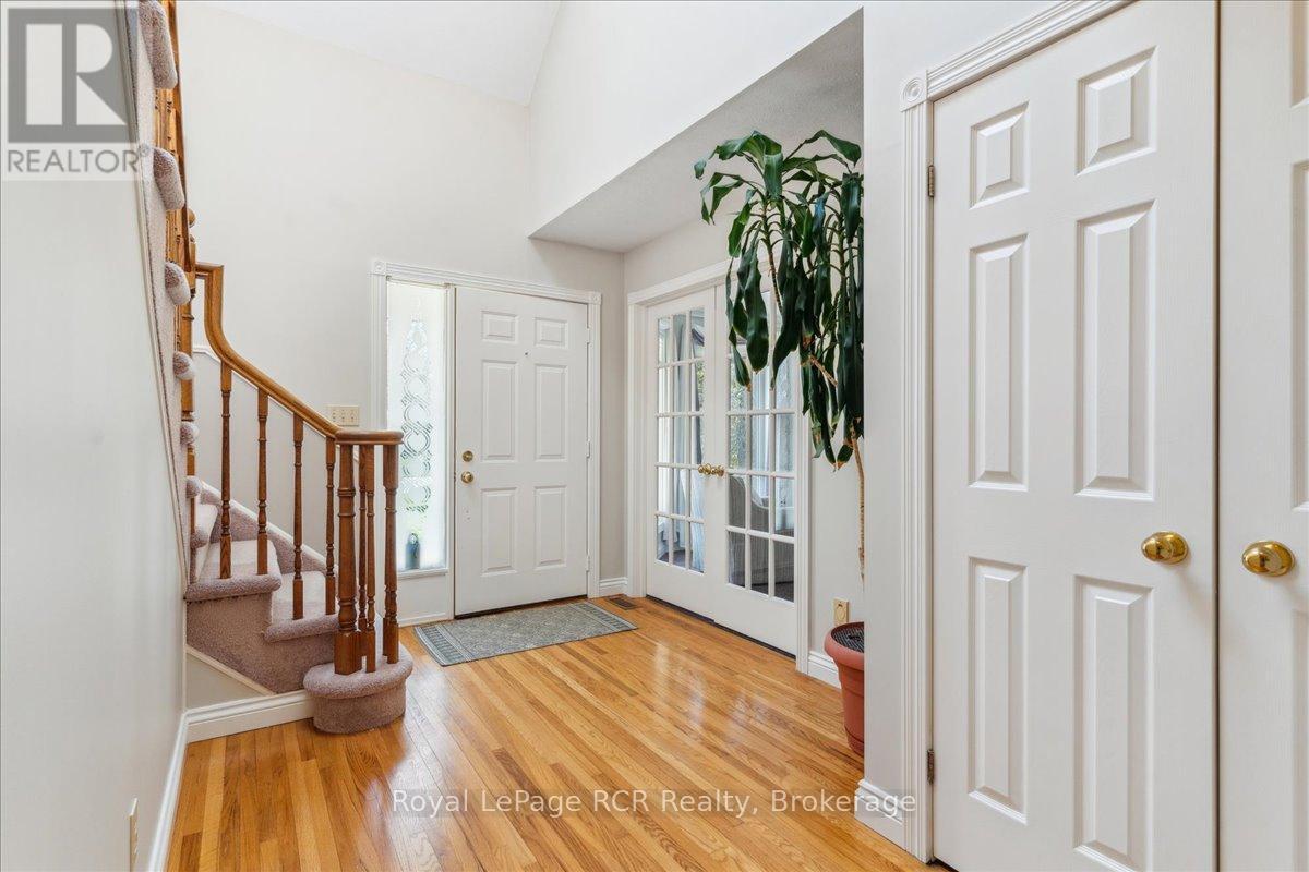 












174 FOREST HILL DRIVE

,
Georgian Bluffs,




Ontario
N4K5N6

