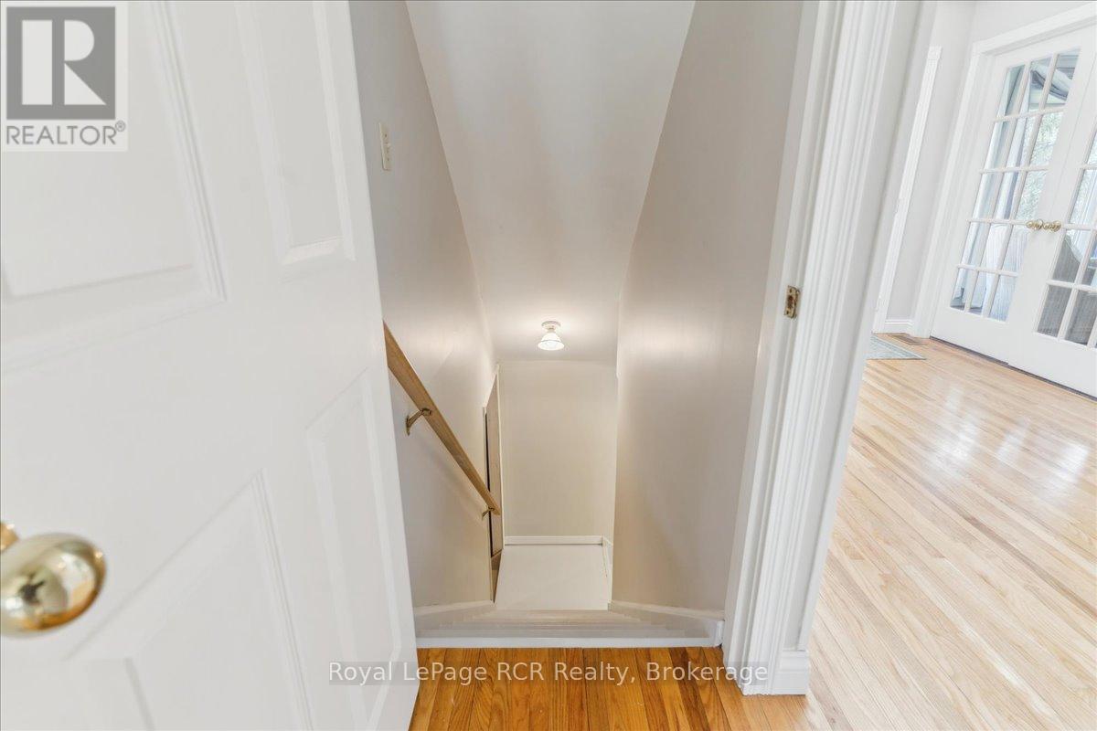 












174 FOREST HILL DRIVE

,
Georgian Bluffs,




Ontario
N4K5N6

