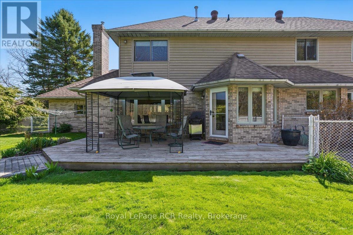 












174 FOREST HILL DRIVE

,
Georgian Bluffs,




Ontario
N4K5N6


