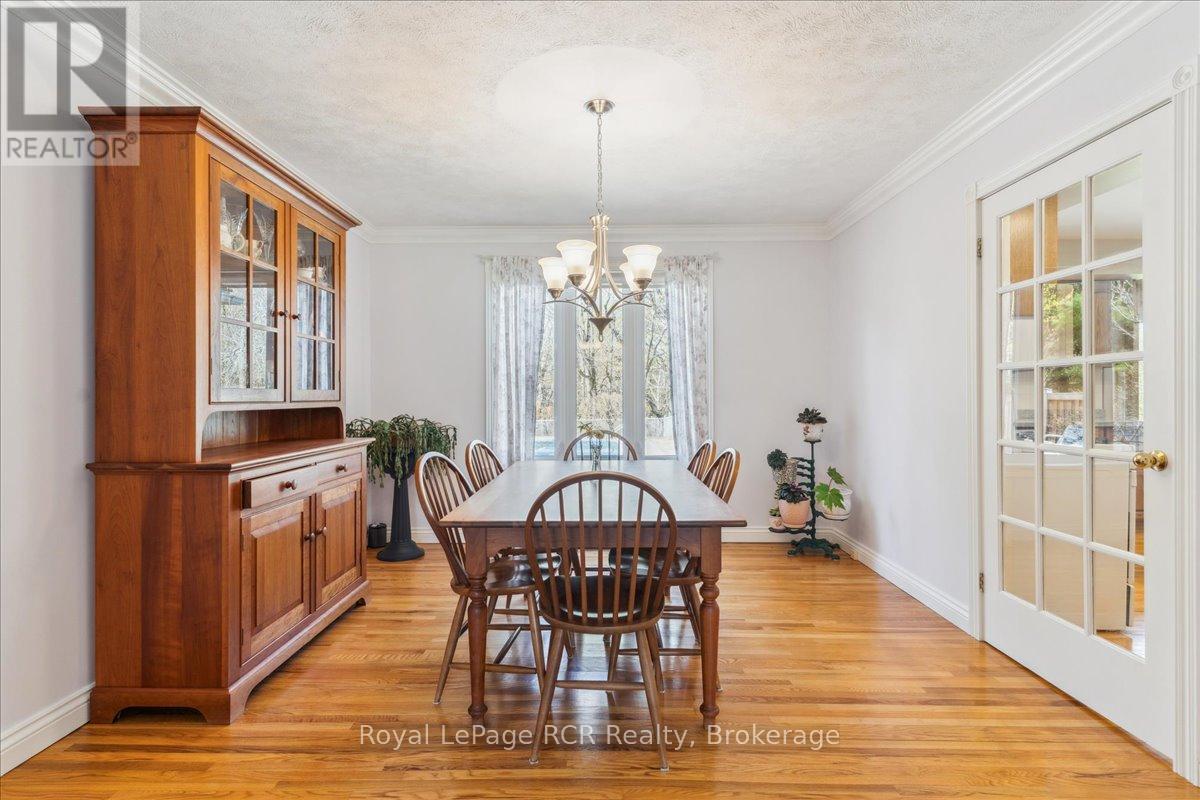 












174 FOREST HILL DRIVE

,
Georgian Bluffs,




Ontario
N4K5N6

