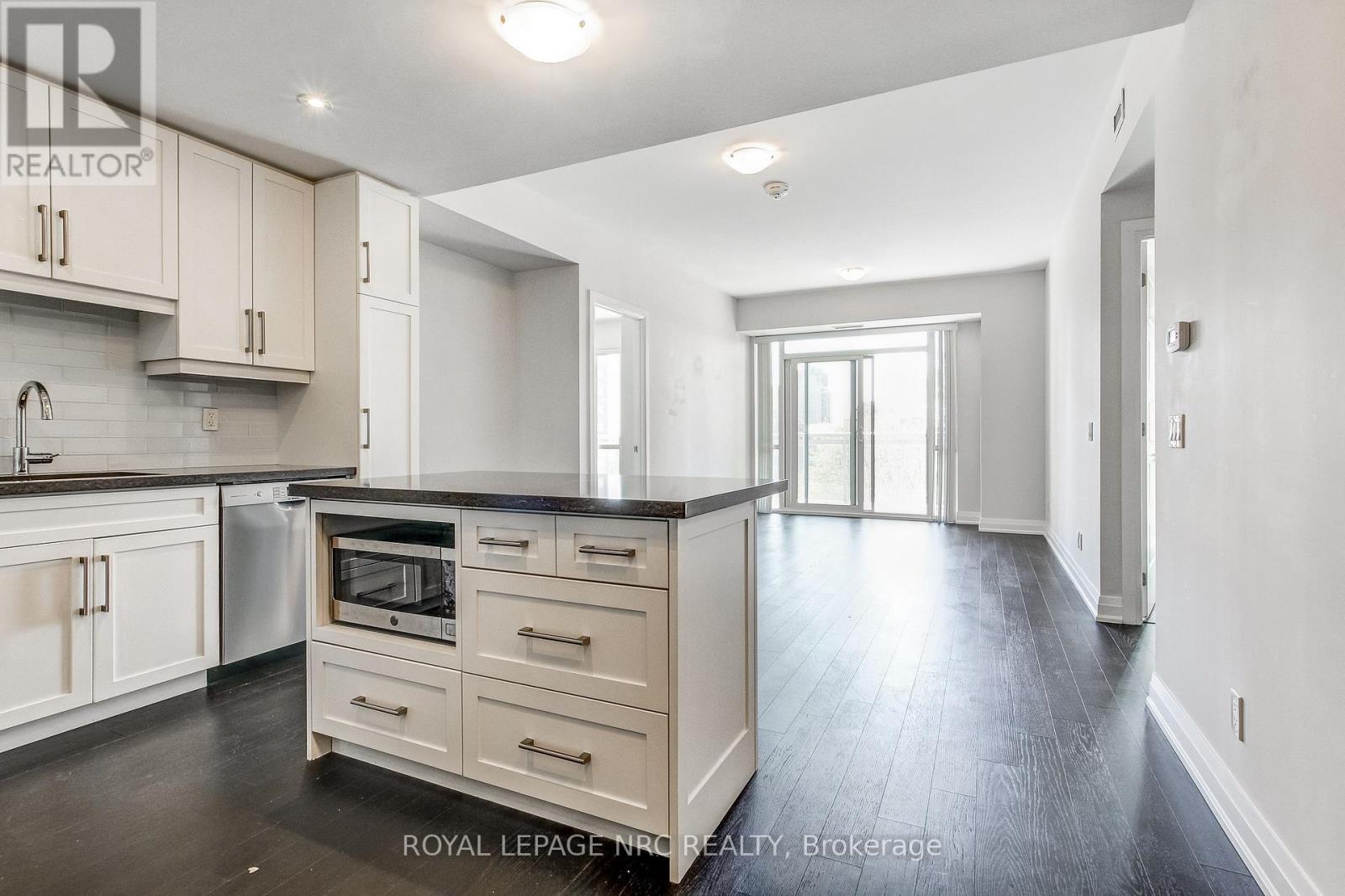












604 - 2025 MARIA STREET

,
Burlington (Brant),




Ontario
L7R0E9

