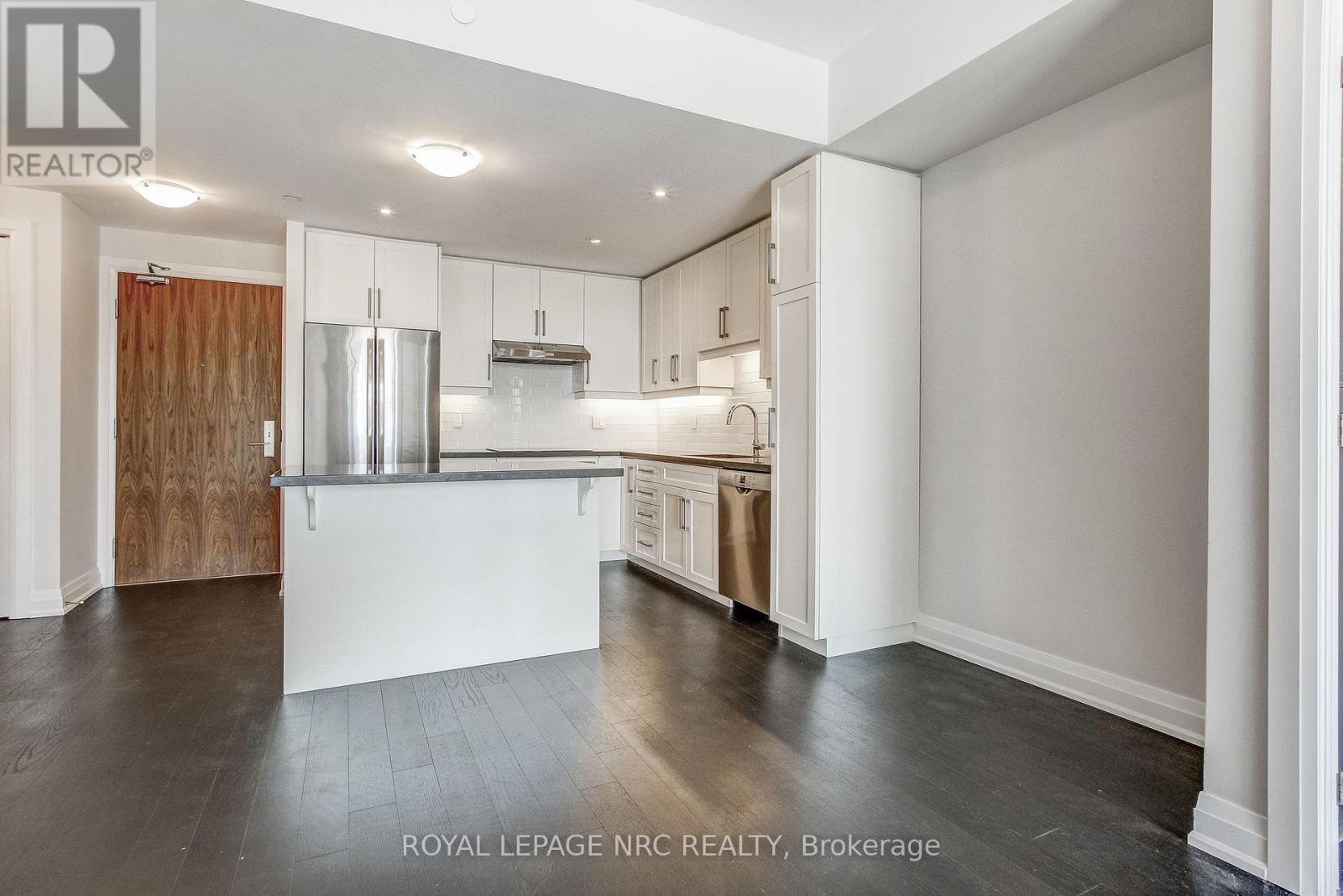 












604 - 2025 MARIA STREET

,
Burlington (Brant),




Ontario
L7R0E9

