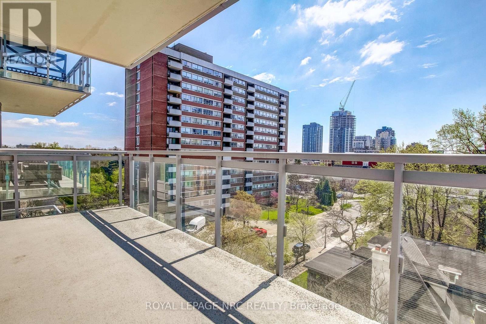 












604 - 2025 MARIA STREET

,
Burlington (Brant),




Ontario
L7R0E9

