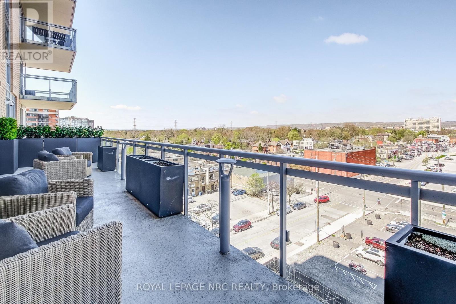












604 - 2025 MARIA STREET

,
Burlington (Brant),




Ontario
L7R0E9

