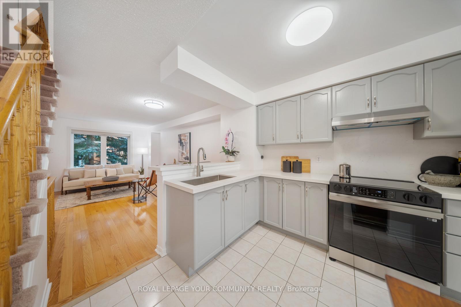 












58B - 5865 DALEBROOK CRESCENT

,
Mississauga,




Ontario
L5M5X1

