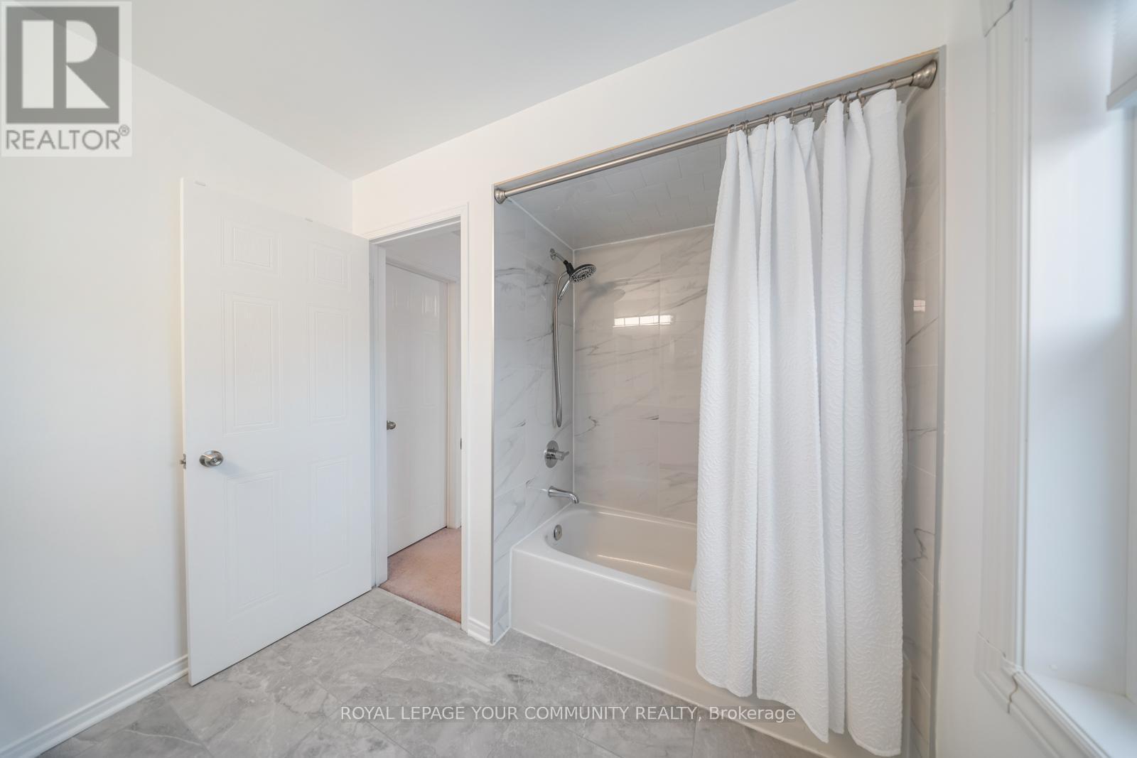 












58B - 5865 DALEBROOK CRESCENT

,
Mississauga,




Ontario
L5M5X1

