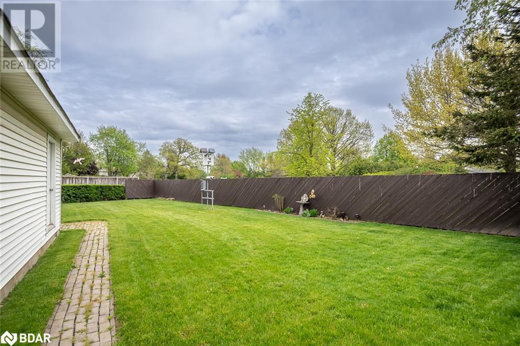 












852 EDISON Court

,
Milton,




Ontario
L9T3W1

