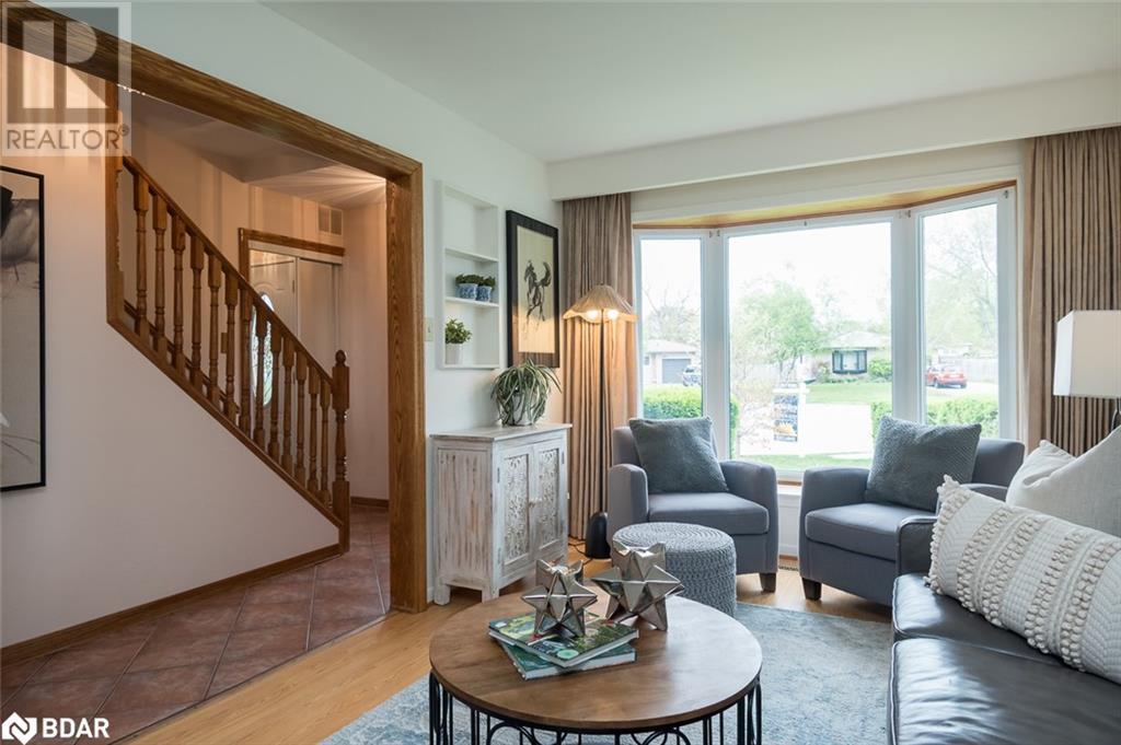 












852 EDISON Court

,
Milton,




Ontario
L9T3W1

