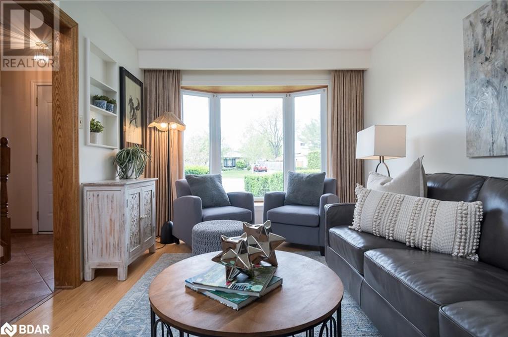












852 EDISON Court

,
Milton,




Ontario
L9T3W1

