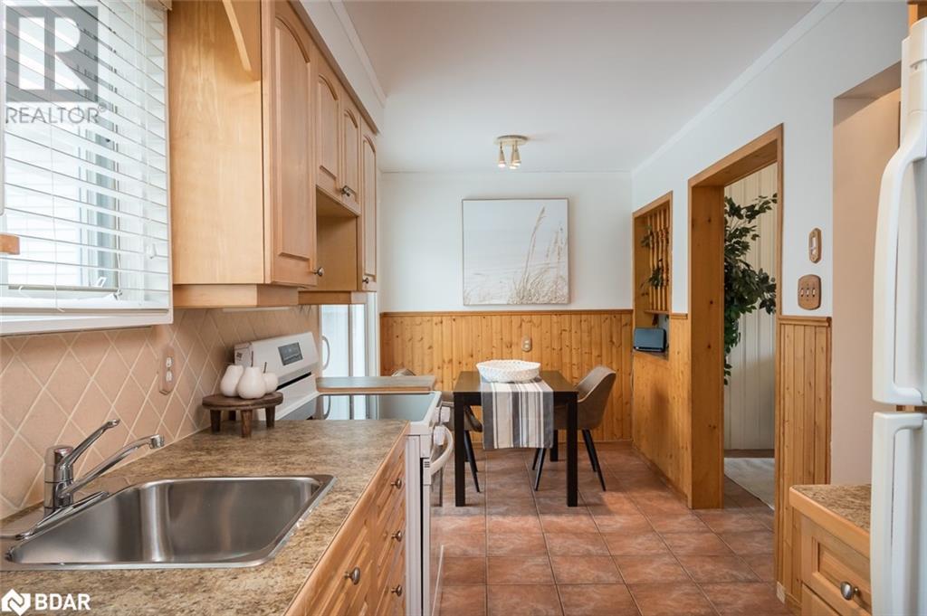 












852 EDISON Court

,
Milton,




Ontario
L9T3W1

