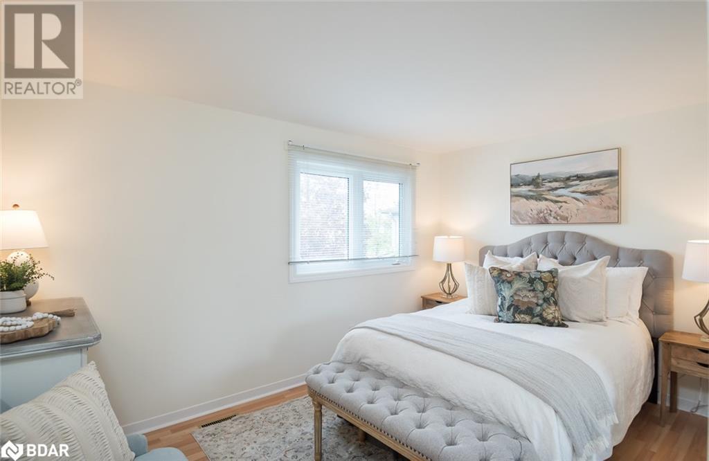 












852 EDISON Court

,
Milton,




Ontario
L9T3W1

